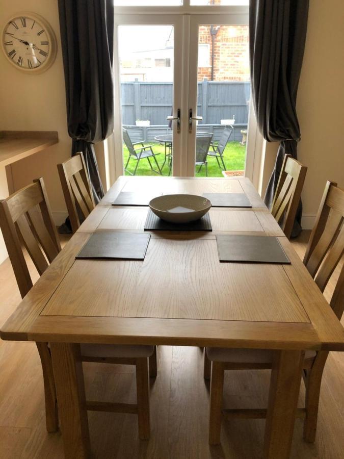 Вилла Acacia Breezes - Delightful Scarborough Semi Экстерьер фото